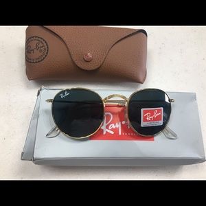Round RayBan sunglasses 😎